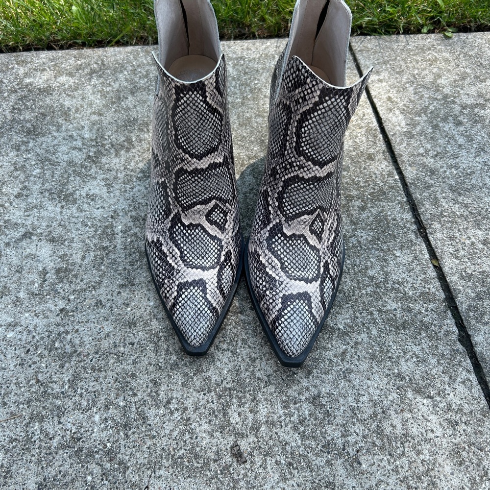 Vince Camuto Black and White Ankle Booties Snakeskin Print